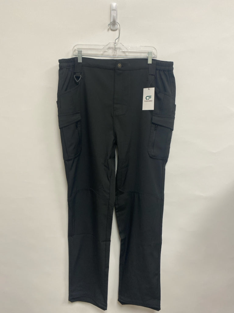 NWT Size 32 Black Cargo Men&