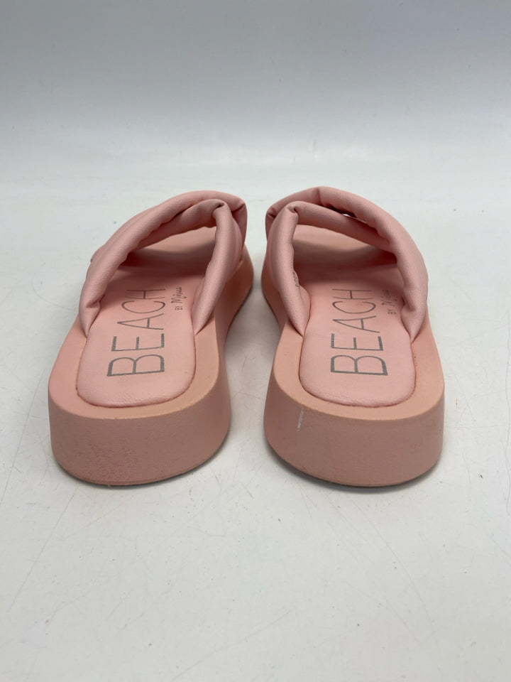 Beach By Matisse Size 9 Pink Crisscross Sandals