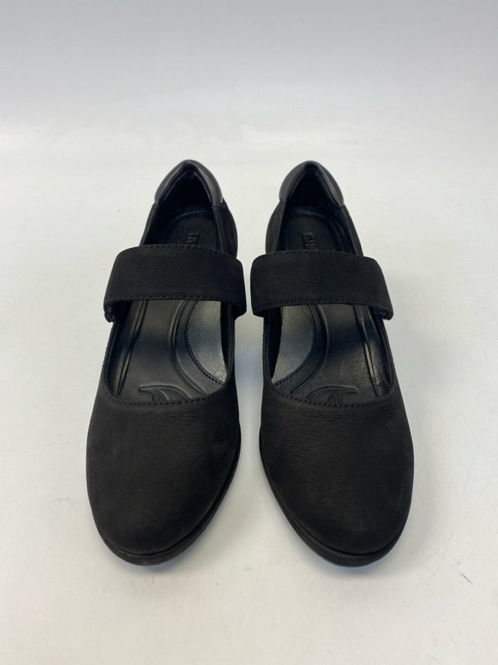Nurture  Size 7 Black Heels