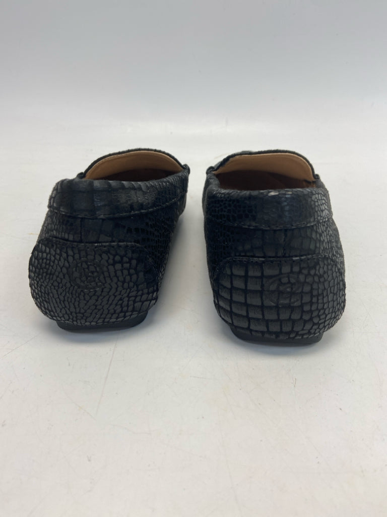 NWOT Life Stride US Size 8.5 Black Embossed Flats