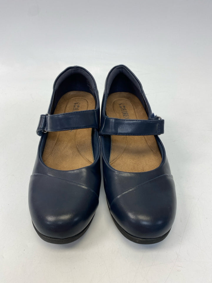 Dream Pairs  Size 6.5 Dark Navy Heels