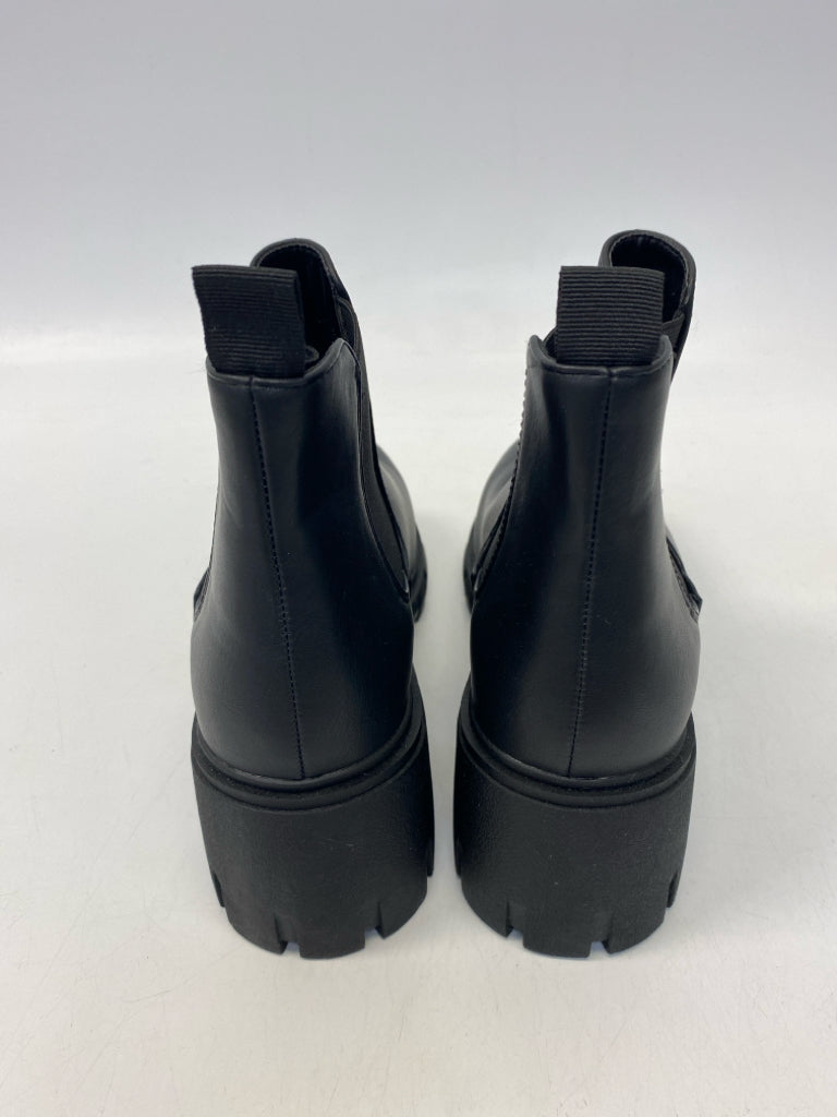 Soda US Shoe Size 9 Black Boots