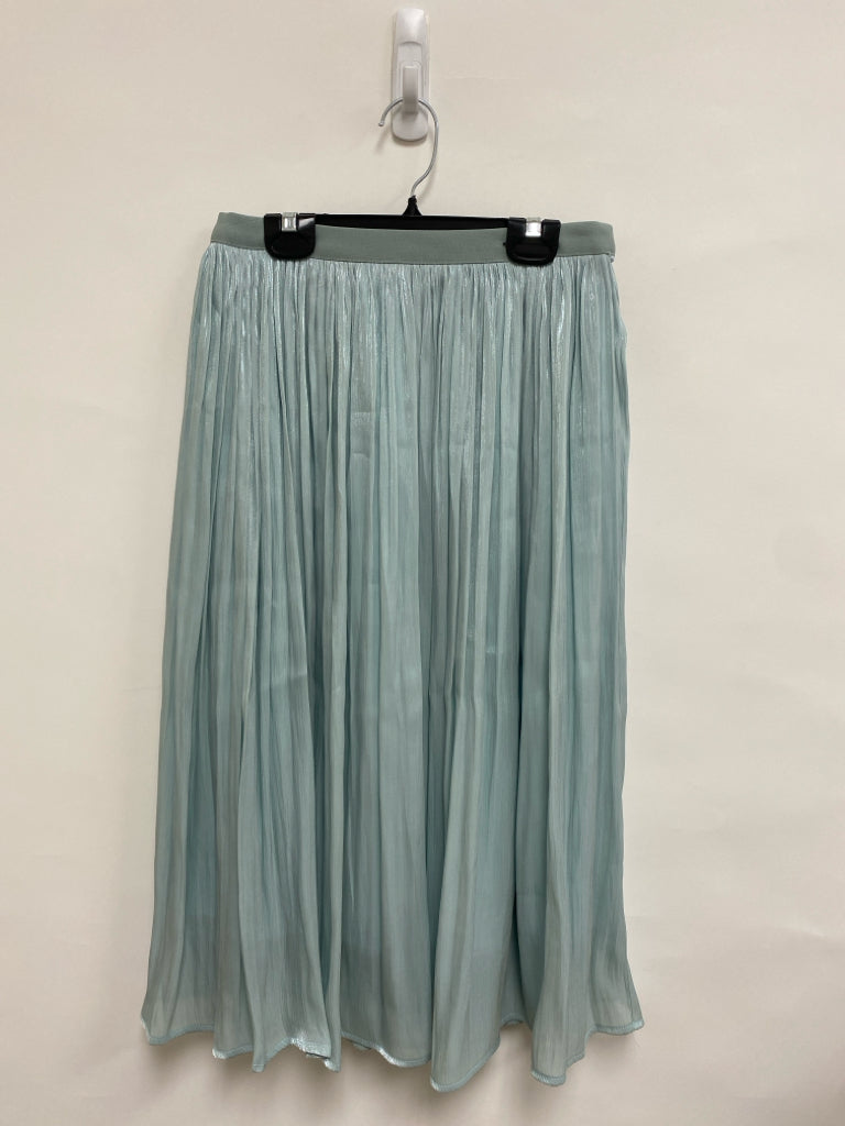 NWT Size S Seafoam Iridescent Crinkle Ladies Skirt