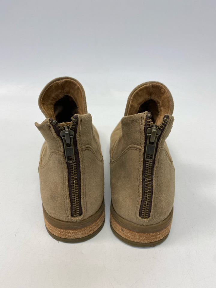 Born  Size 8 Brown Suede Boots