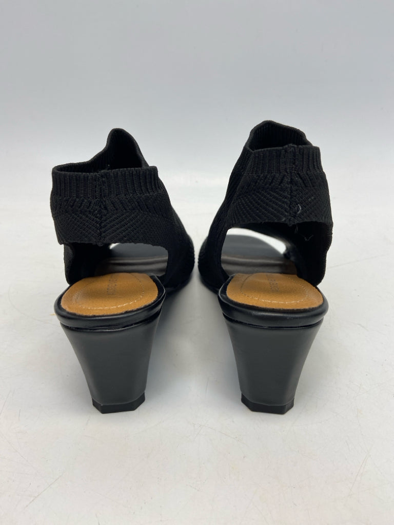 ADRIENNE VITTADINI  Size 7.5 Black Woven Fabric Sandals