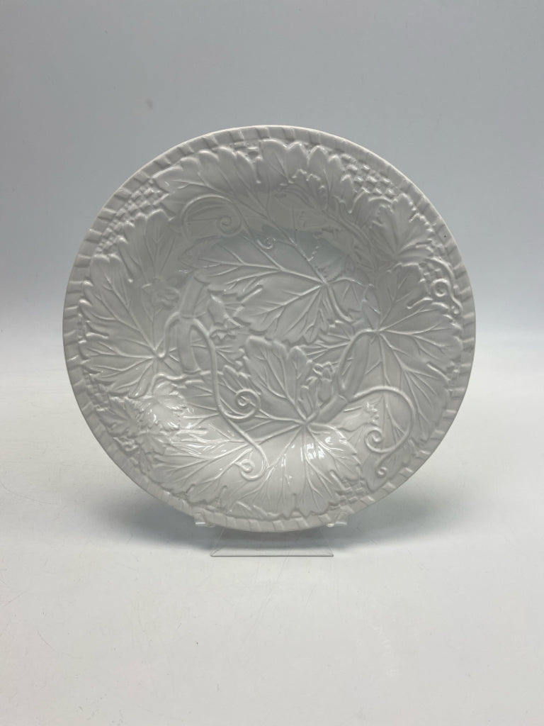 Bordallo Pinheiro White Leaves Ceramic Plate (s)