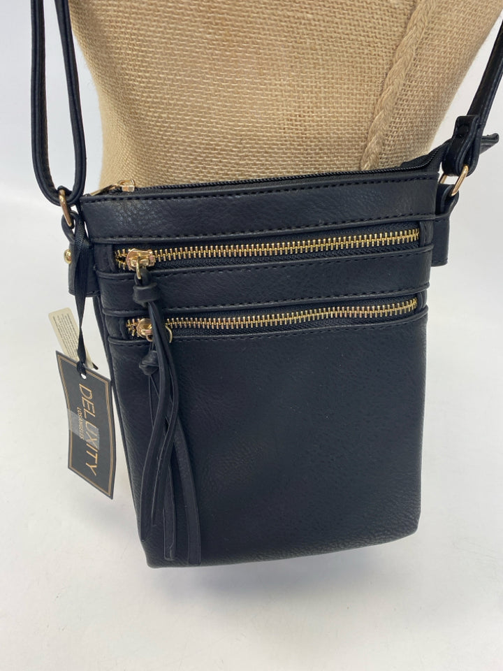 NWT Black Gold Zipper Crossbody