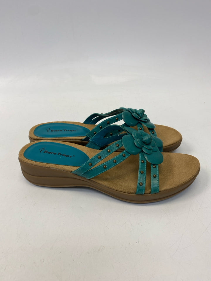 NWOT Bare Traps  Size 8.5 Turquoise Sandals