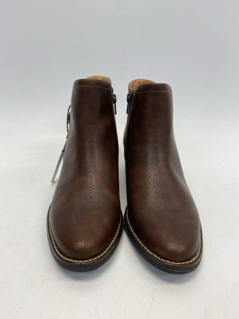 NWT White Mountain  Size 7.5 Brown Boots