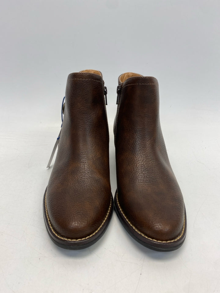 NWT White Mountain  Size 7.5 Brown Boots