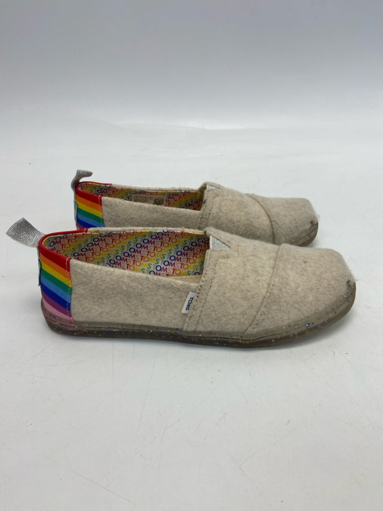 Toms SIZE 3 Beige Multi Color Rainbows Girl&