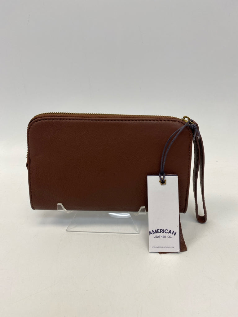 NWT American Leather Co Cordovan Buckle(s) Leather Wristlet