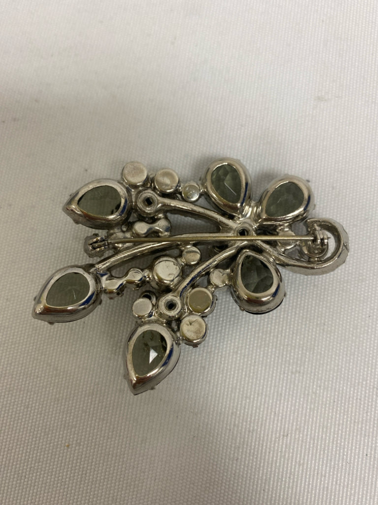 Clear Silver Color Flowers Brooch