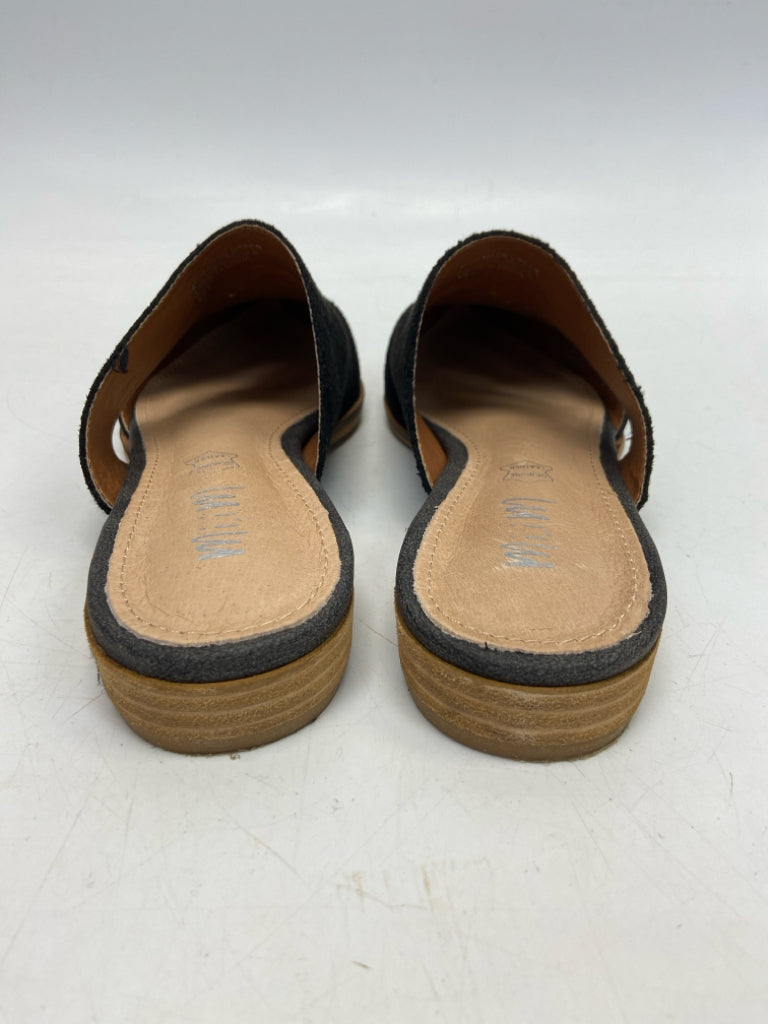 US Shoe Size 7 Gray Black Flats