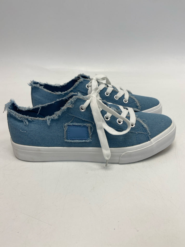 NWOT  Size 9 Blue Denim Lace-up Canvas Sneakers