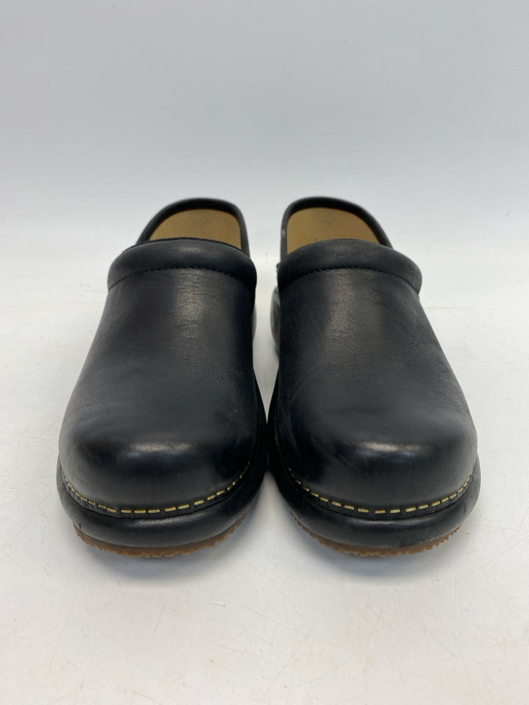 Dansko  Size 39 Black Clogs