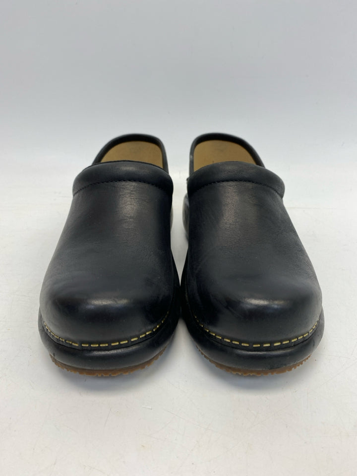 Dansko  Size 39 Black Clogs