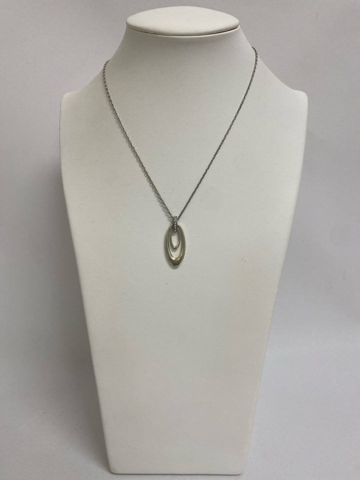 NWT Brighton Silver Color Oval(s) Necklace