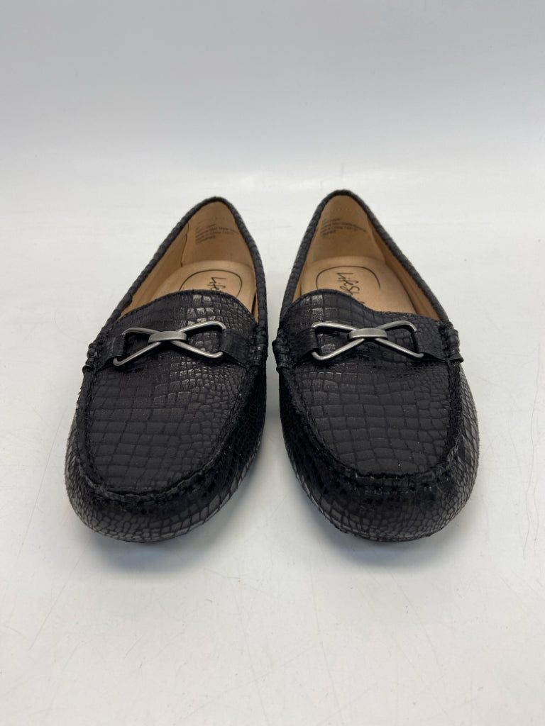 NWOT Life Stride US Shoe Size 9 Black Embossed Flats