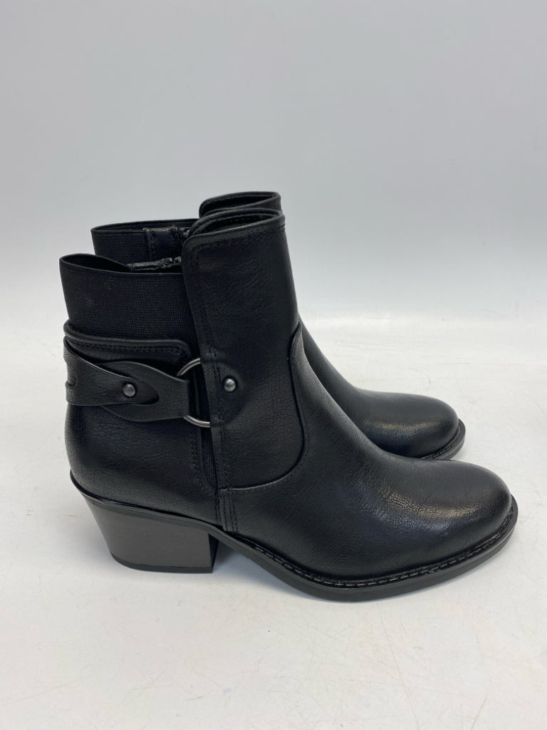 Bare Traps  Size 8 Black Boots