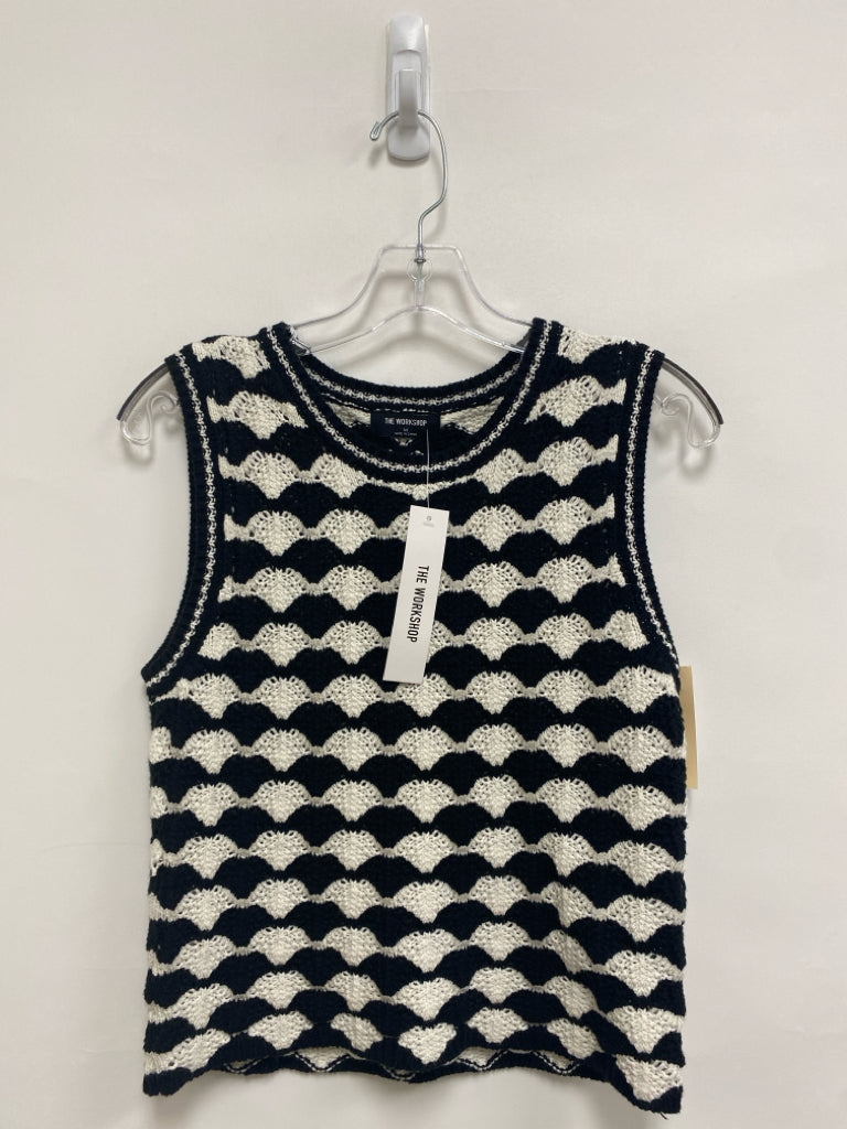 NWT Size M White/Navy Scalloped Sleeveless Ladies Sweater