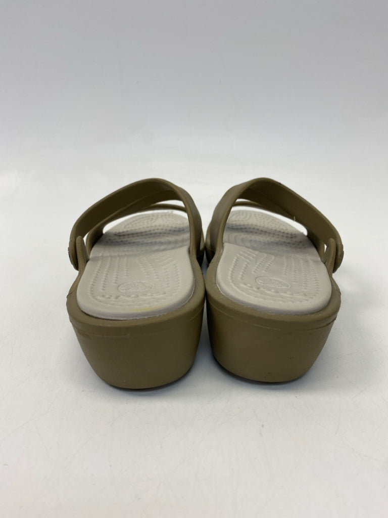 Crocs  Size 7 Brown Sandals