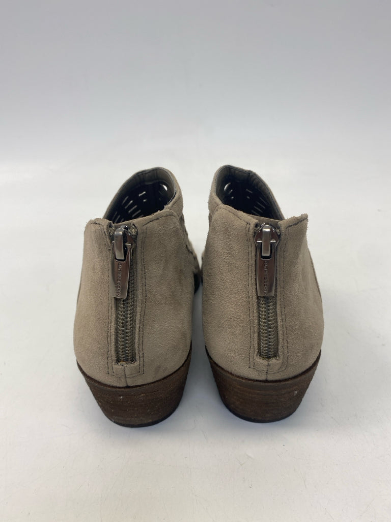 VINCE CAMUTO US Size 8.5 Taupe Perforated Leather Heels