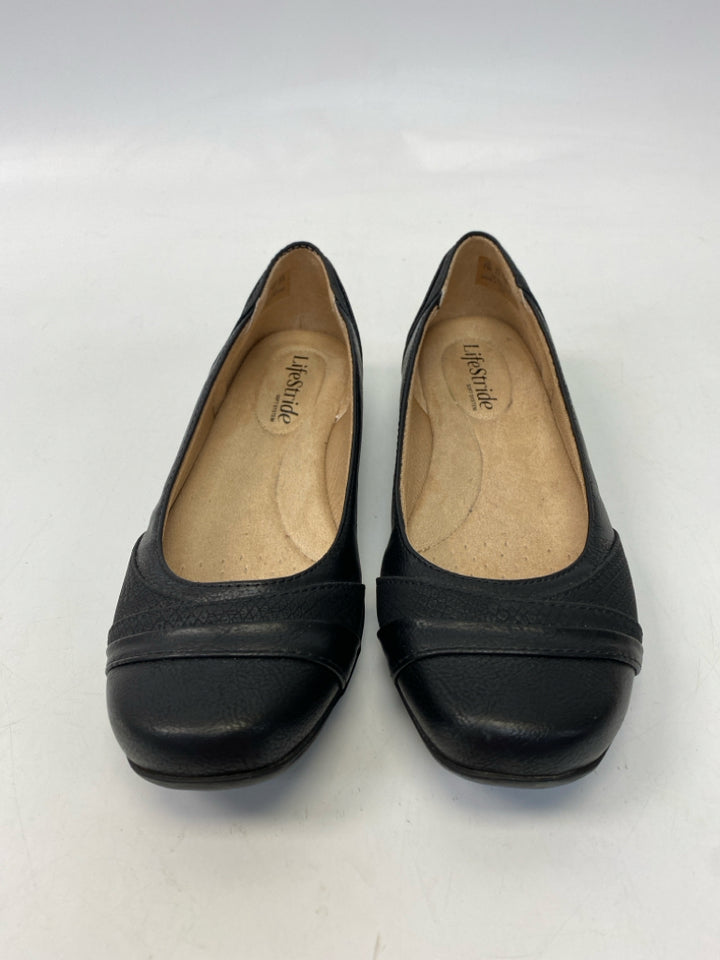 Life Stride  Size 7W Black Flats  **WIDE**