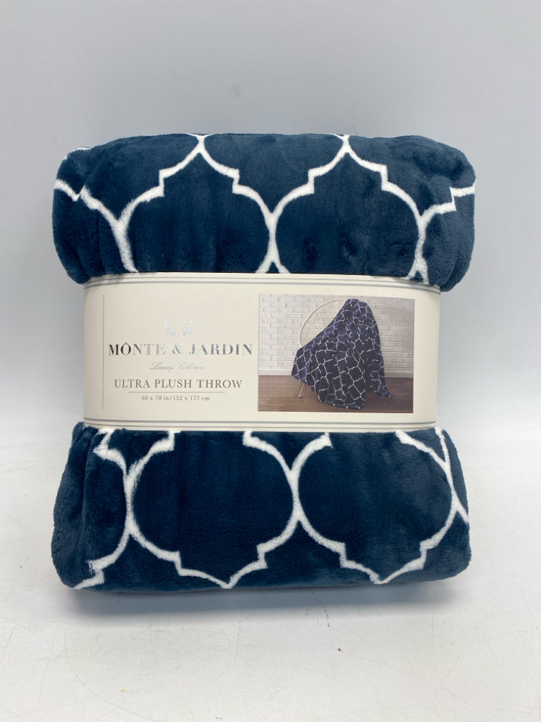 NEW/PKG Navy/White Blanket