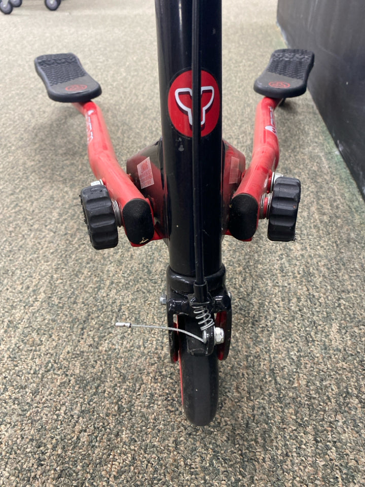Y FLICKER SELF-PROPEL SCOOTER