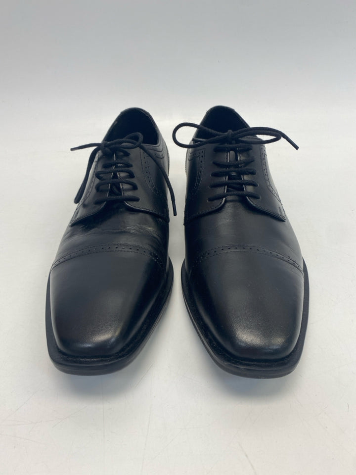 Size 10 Black Lace-Up Men&
