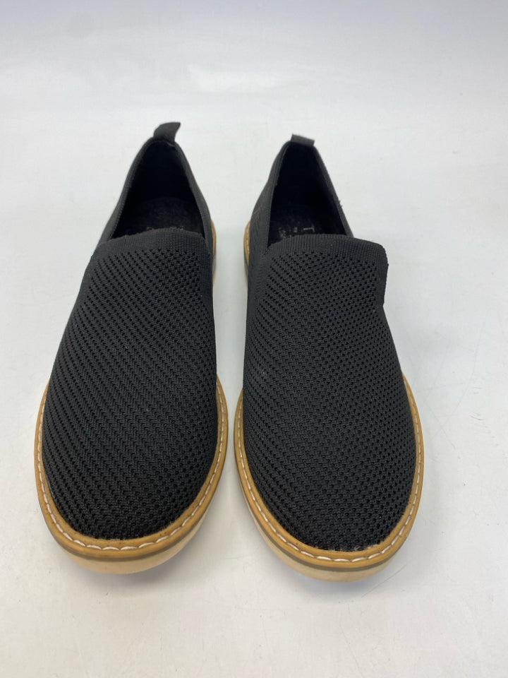 Taryn Rose  Size 9 Black Sneakers
