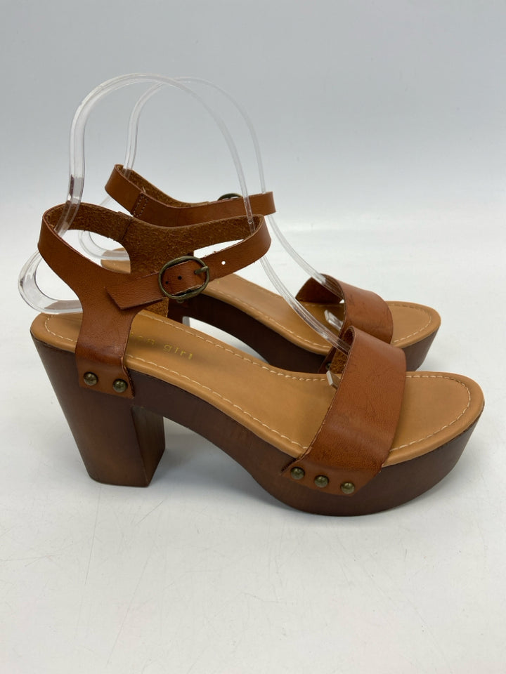 Madden Girl  Size 8 Brown Sandals