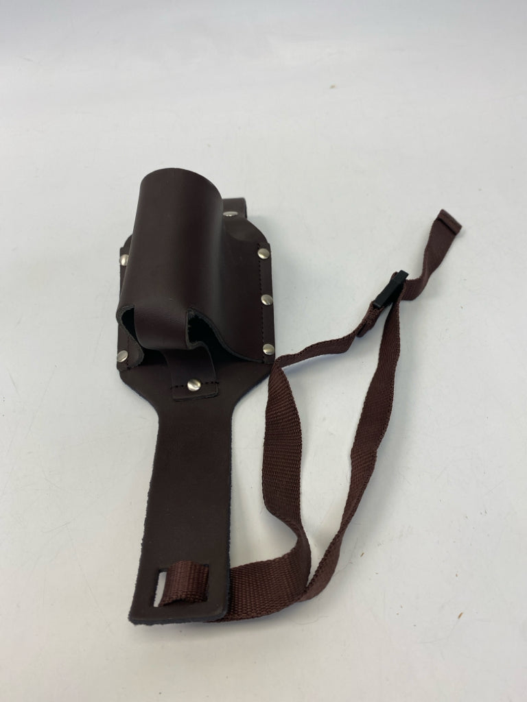 NWOT Brown Leather Barware