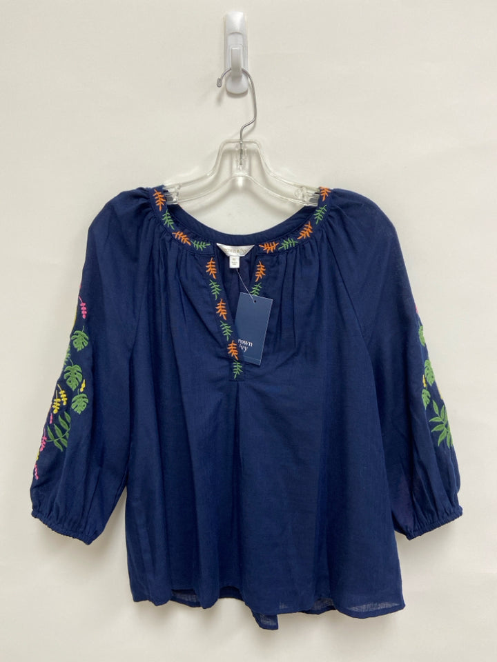 NWT Crown &amp; Ivy Size LP Navy Orange/Green Leaves Petite Top