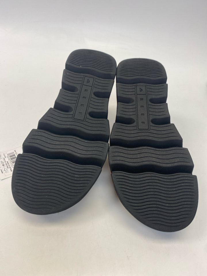 NWT Reef  Size 9 Brown/Black Sandals