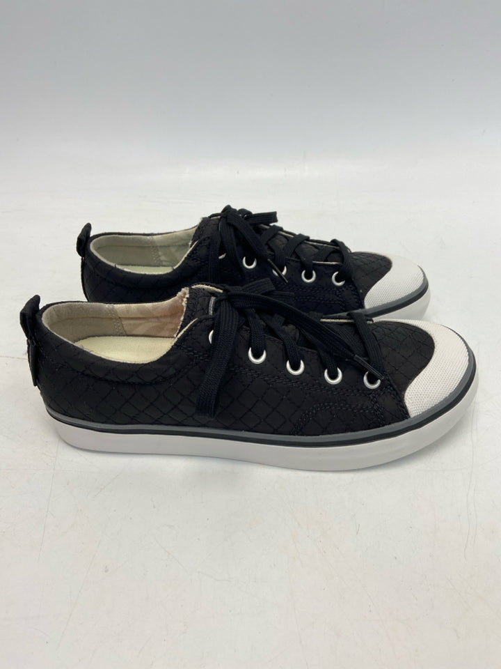 Keen  Size 7 Black White Lace-up Sneakers
