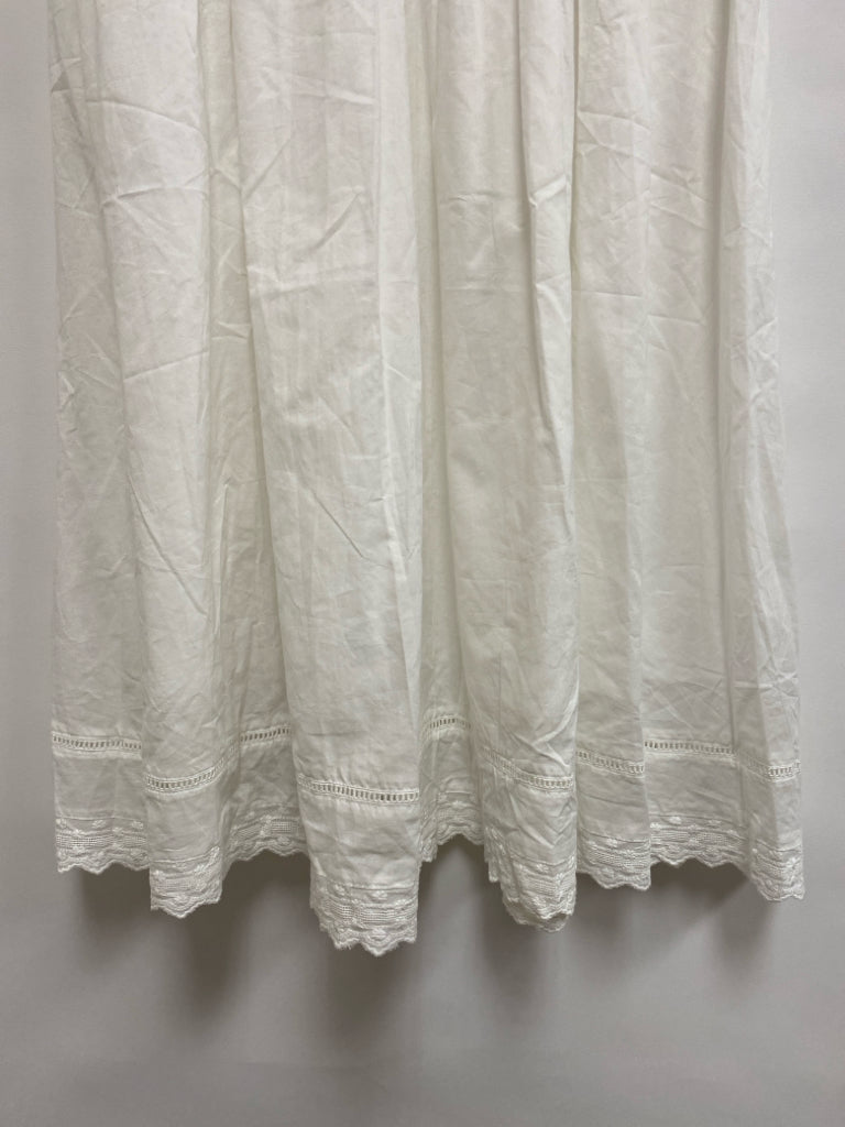 NWT Size M Cream Pleated 3/4 Sleeve Ladies Dress