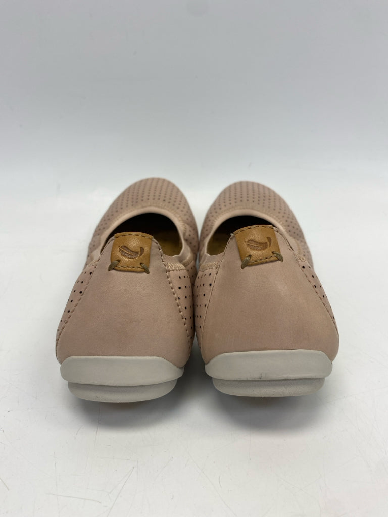 Clarks  Size 9 Blush Perforated Flats