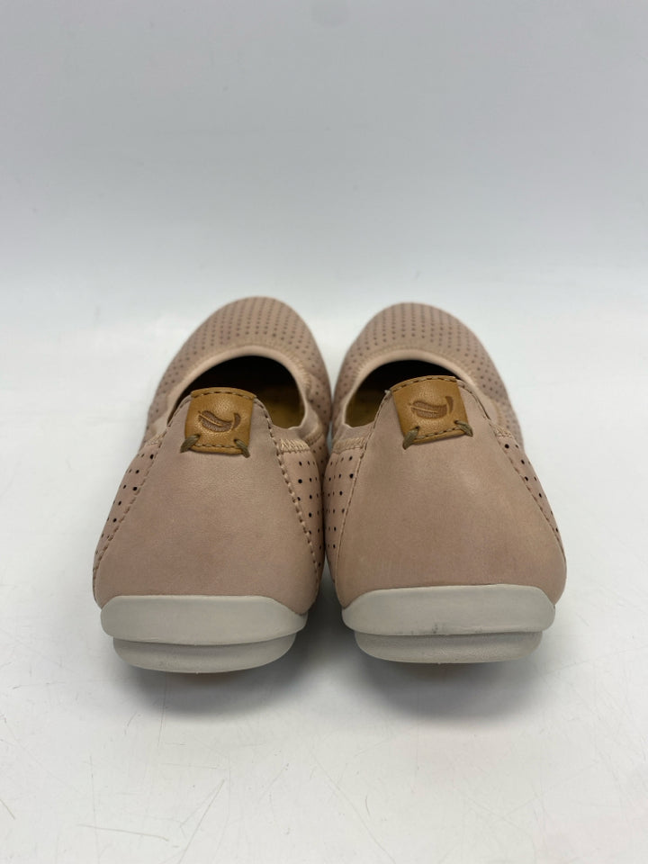 Clarks  Size 9 Blush Perforated Flats