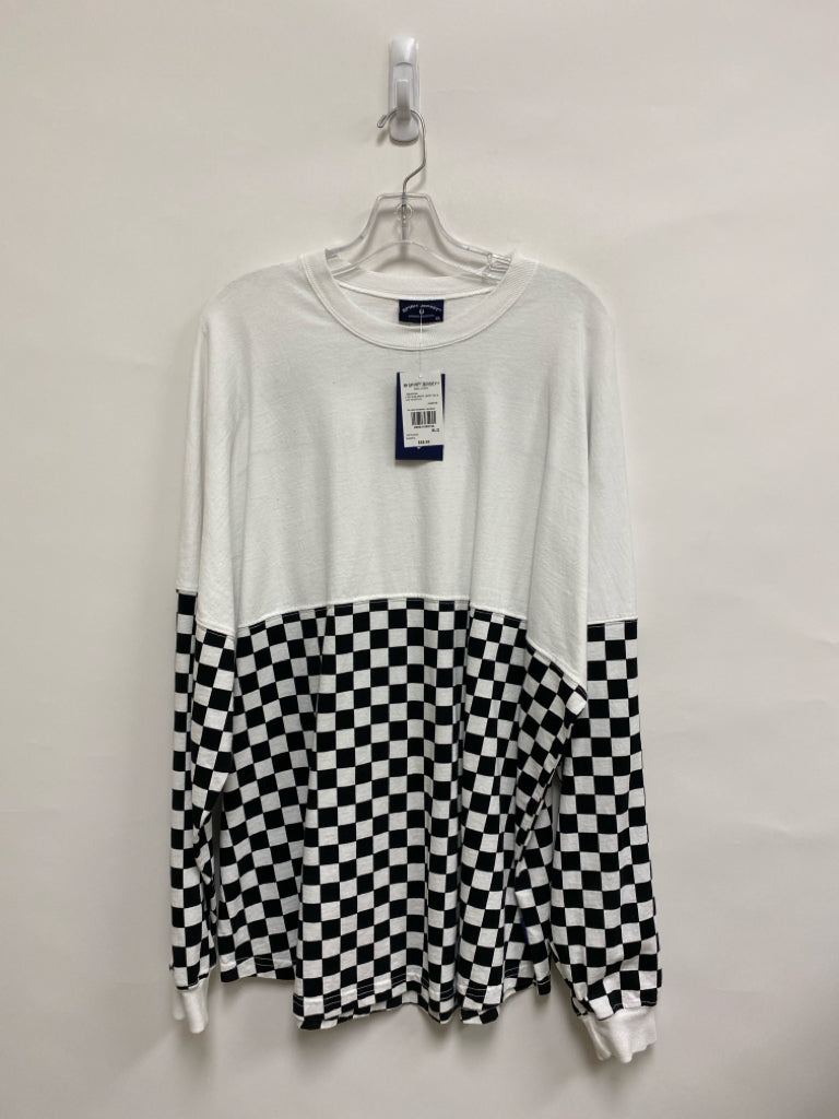 NWT Size XL White/Black Checkered Ladies Top