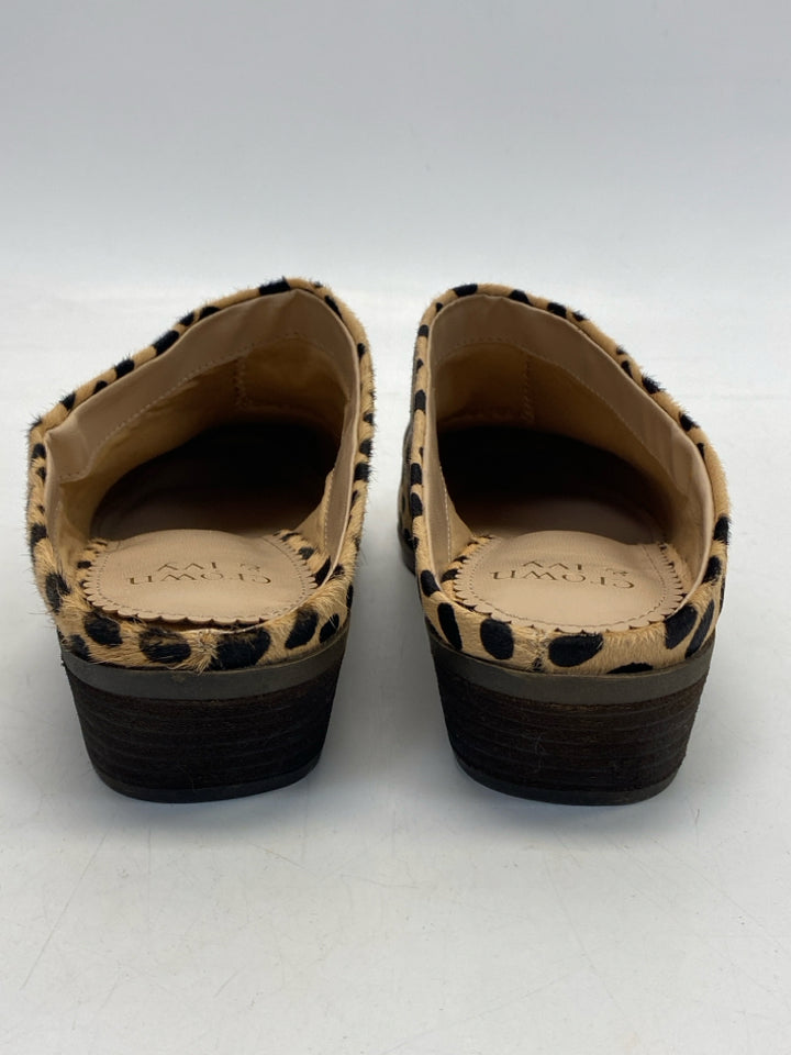 NWOT Crown &amp; Ivy US Shoe Size 8.5 Brown Black Animal Print Clogs
