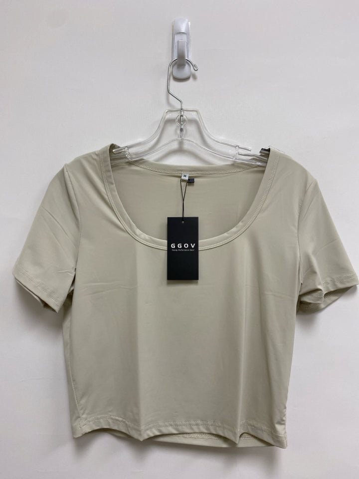 NWT Size M Cream Cropped Ladies Top