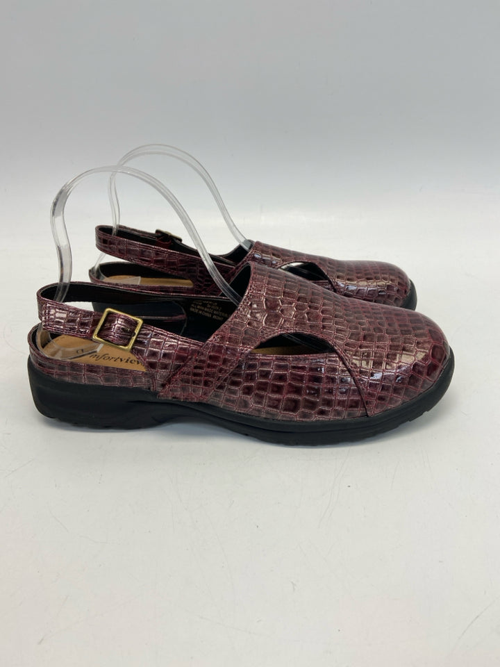 Size 11W Cranberry Snakeprint Sandals