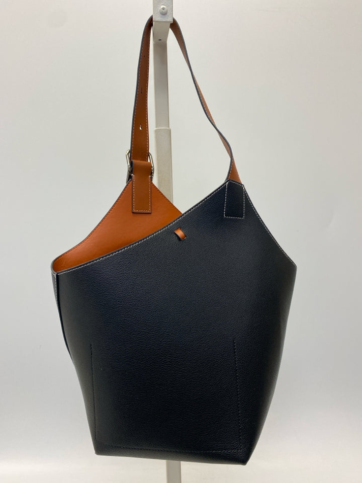 Maison de Beaute Black Brown Handbag