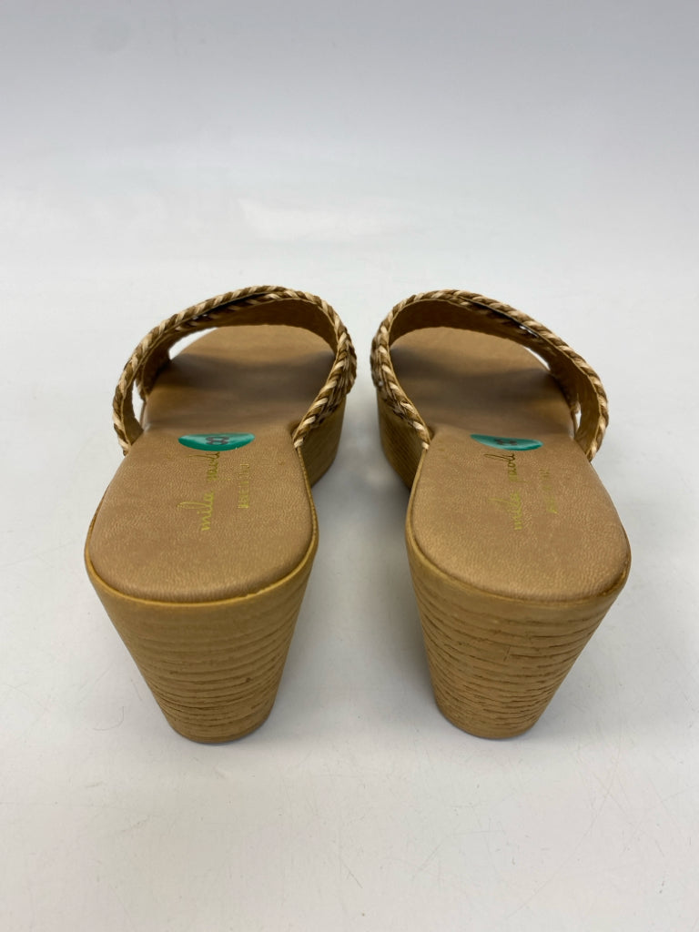 Size 8 Cream/Brown Woven Sandals
