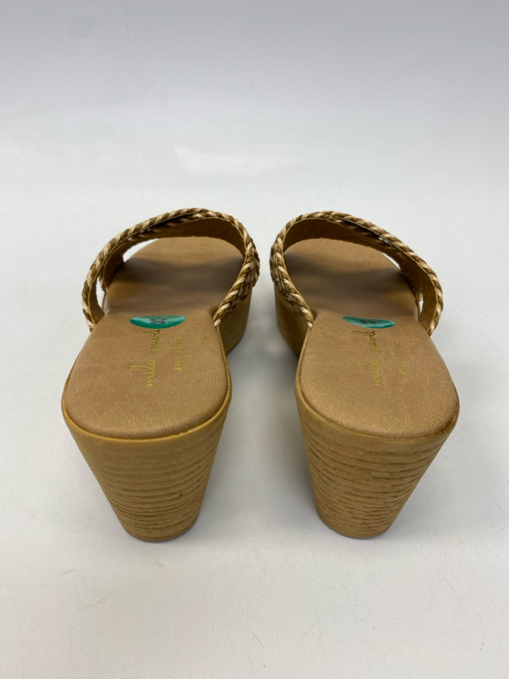 Size 8 Cream/Brown Woven Sandals