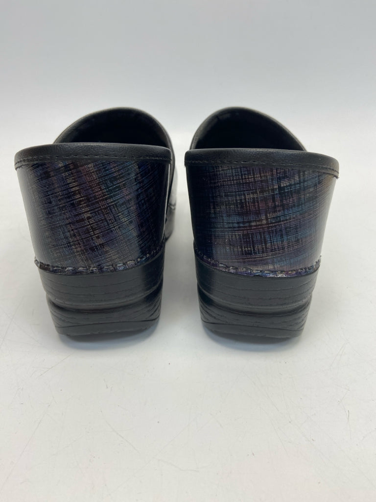 Dansko  Size 37 Black Multi-Color Clogs
