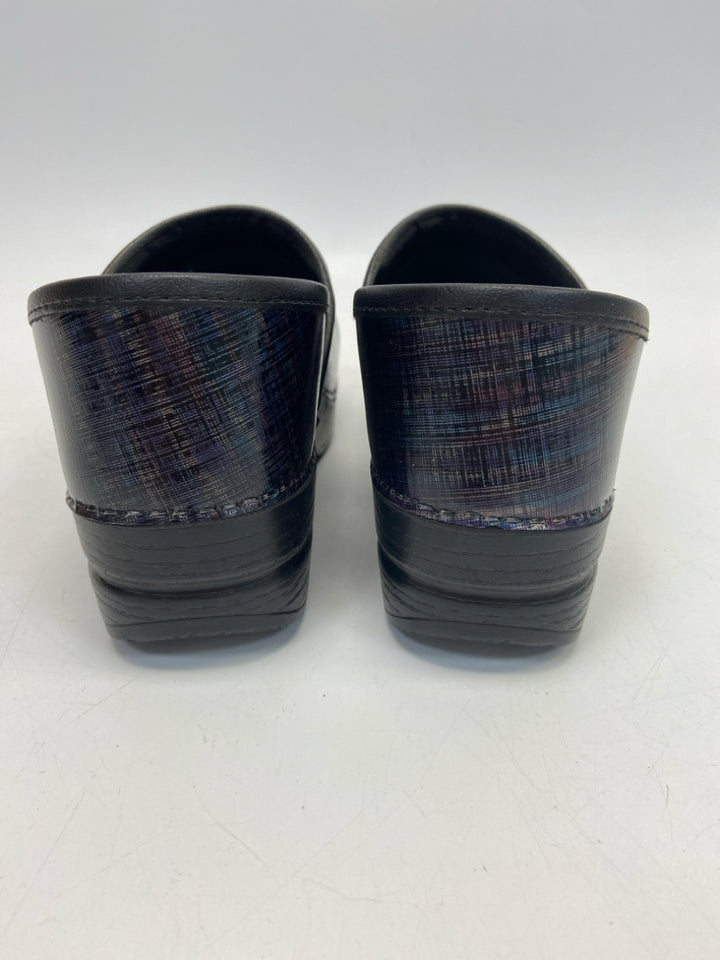 Dansko  Size 37 Black Multi-Color Clogs