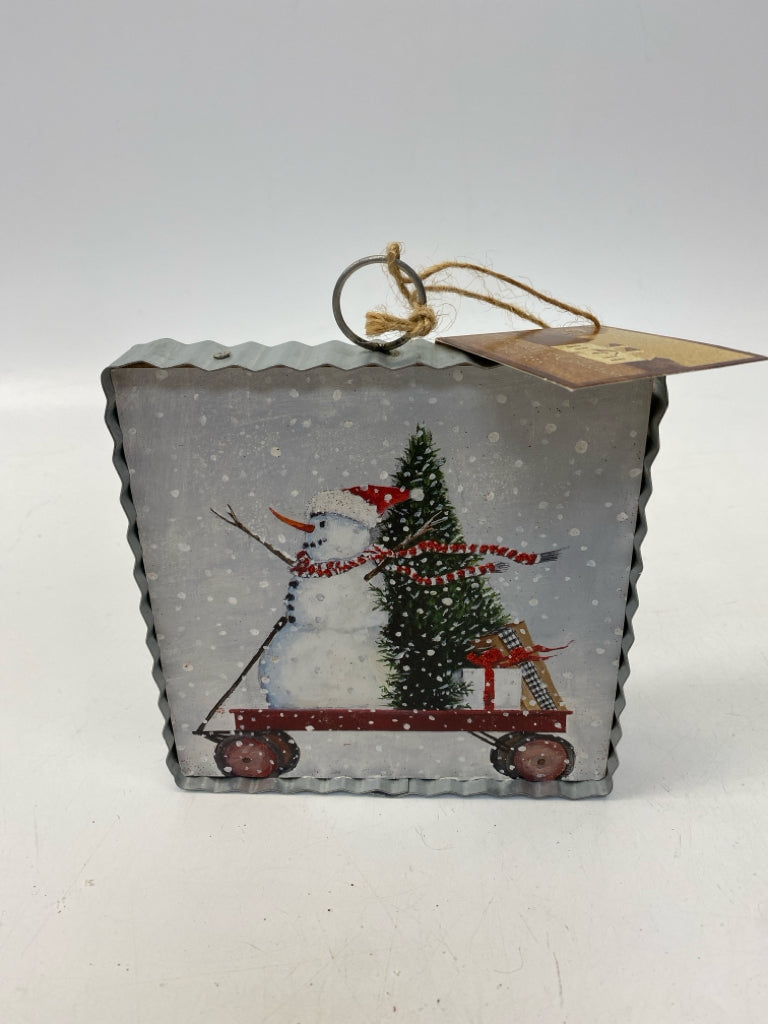 NWT Roundtop Collection Gray White/Green Snowman Christmas
